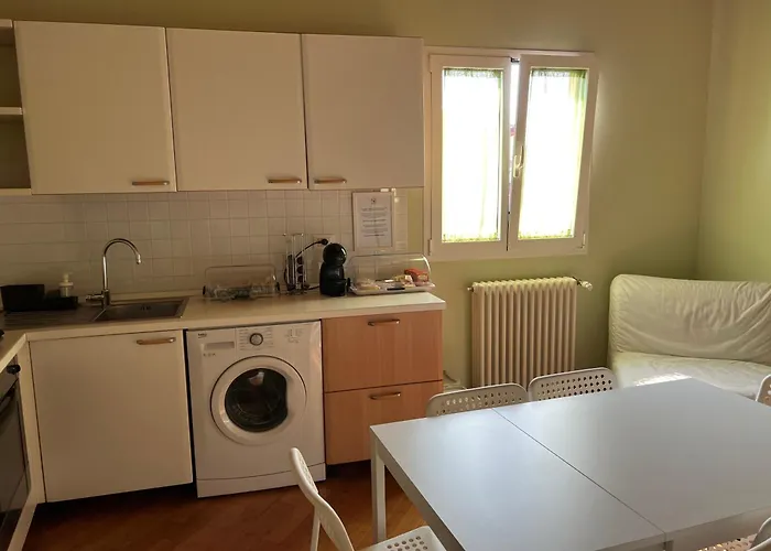 بيت ضيافة Bed & Cooking Stefania 3*